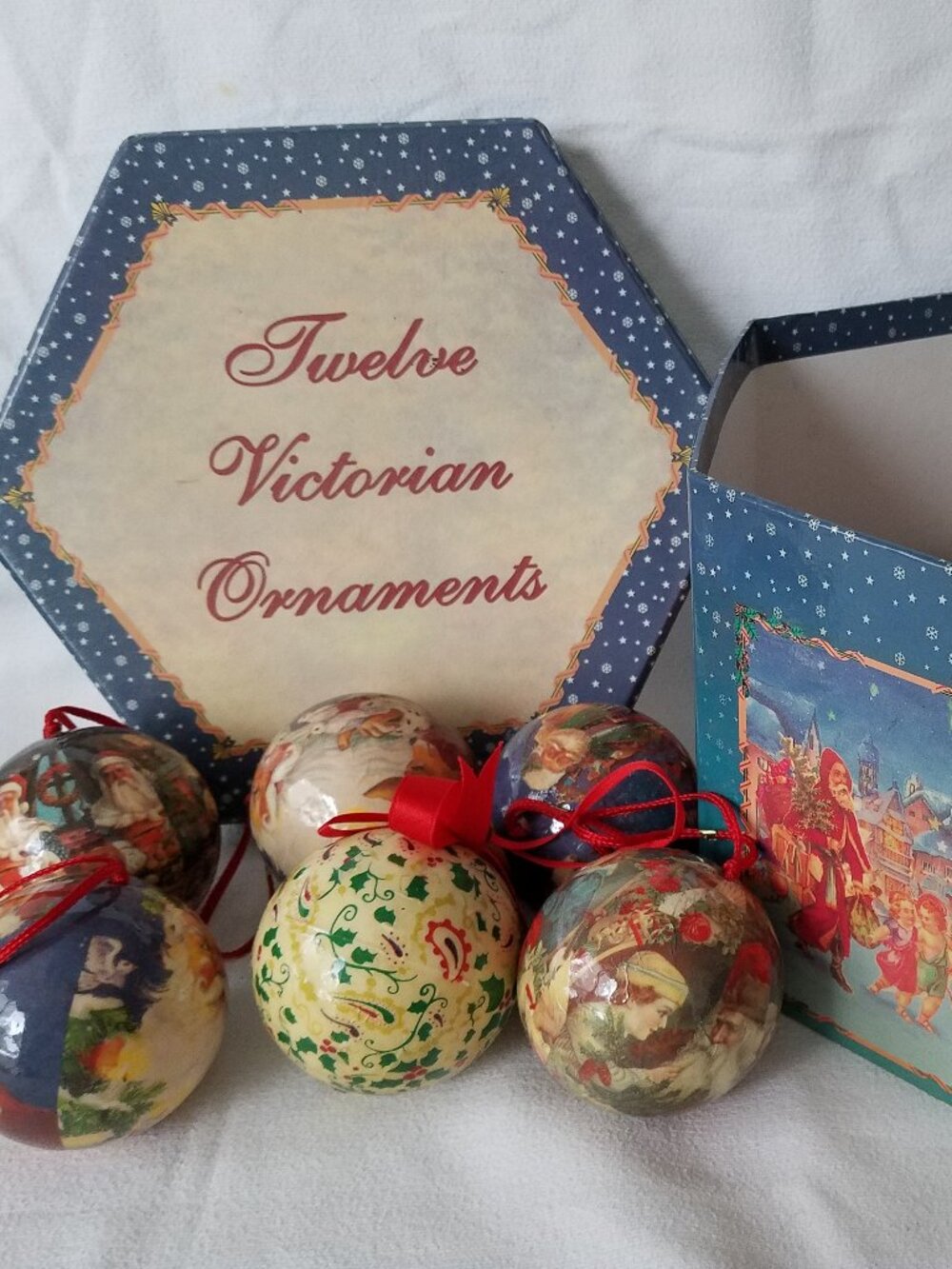VINTAGE 1995 C & F ENTERPRISES TWELVE VICTORIAN CHRISTMAS ORNAMENTS BOX